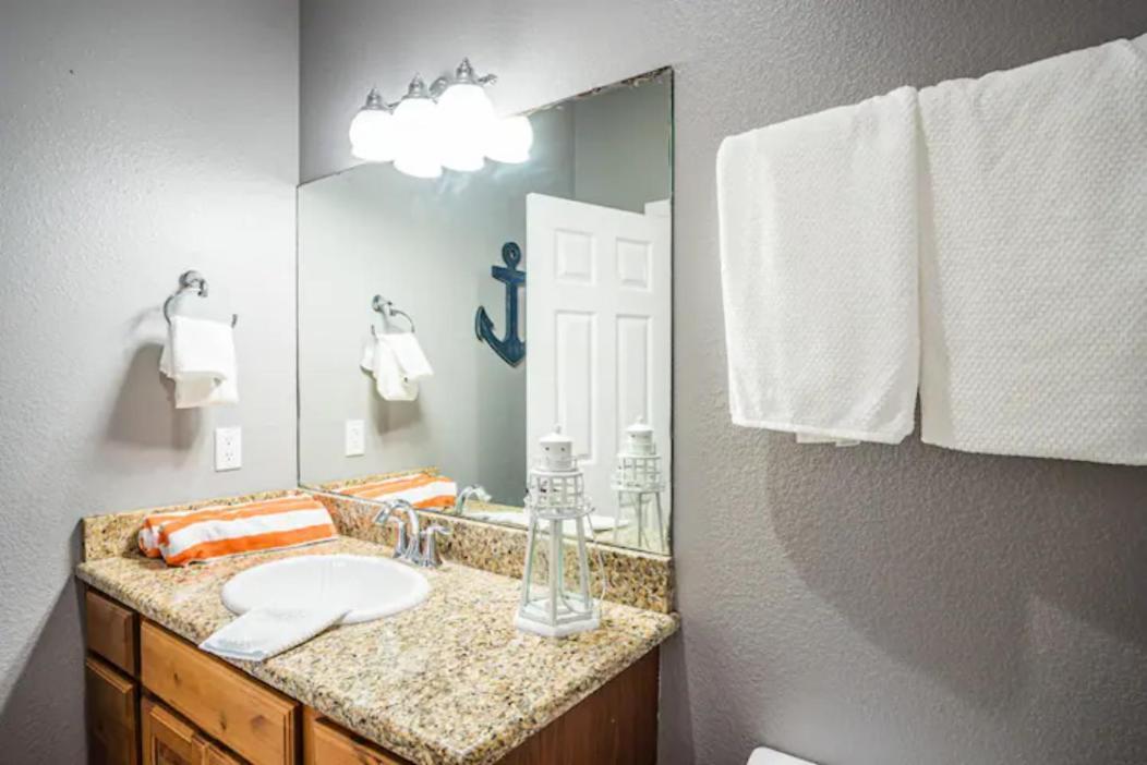 7 Bedroom Home Steps To The Beach With 4 Patios And Pool! Sleeps 20 Port Aransas Exteriör bild