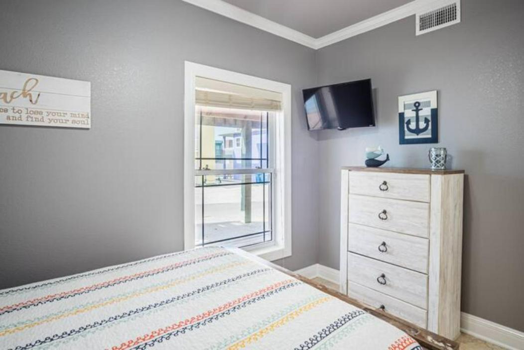 7 Bedroom Home Steps To The Beach With 4 Patios And Pool! Sleeps 20 Port Aransas Exteriör bild