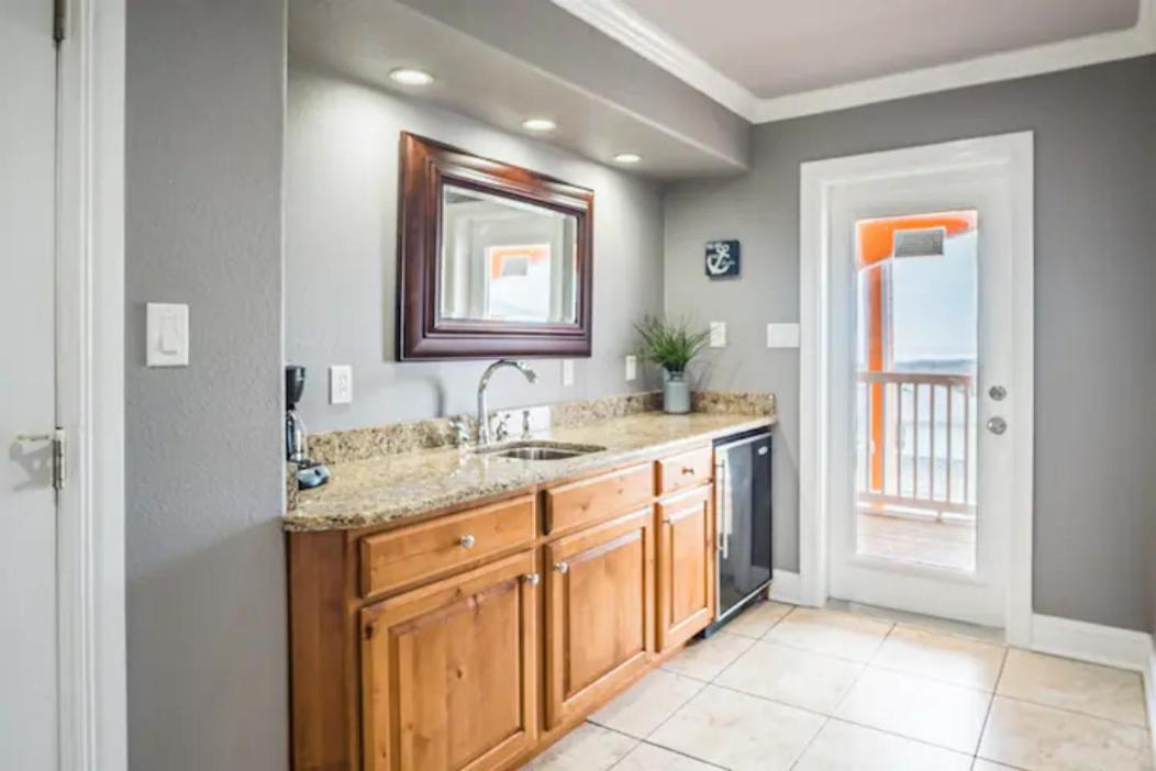 7 Bedroom Home Steps To The Beach With 4 Patios And Pool! Sleeps 20 Port Aransas Exteriör bild